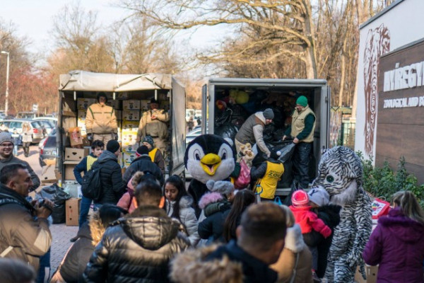 Idén is nagy sikerrel zajlott a 100Ft-os adománygyűjtő napunk